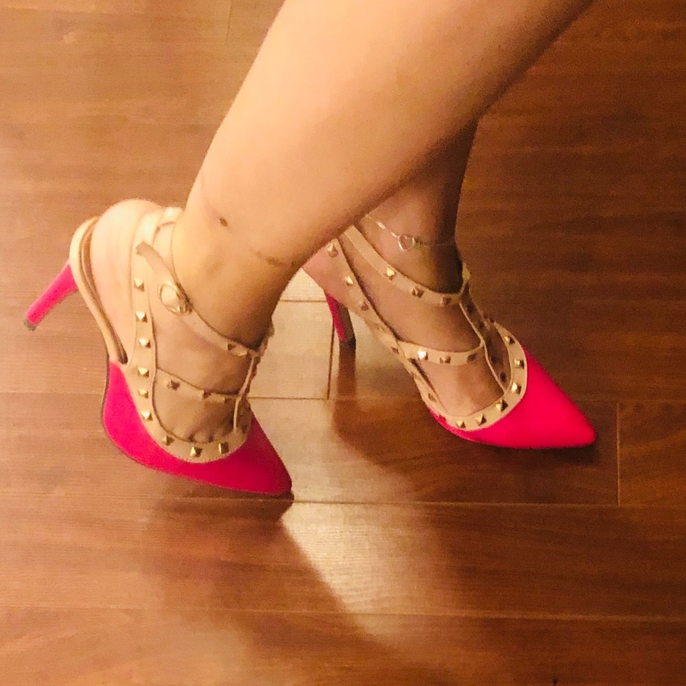 Neon pink heels. Valentino’s style shoes.
